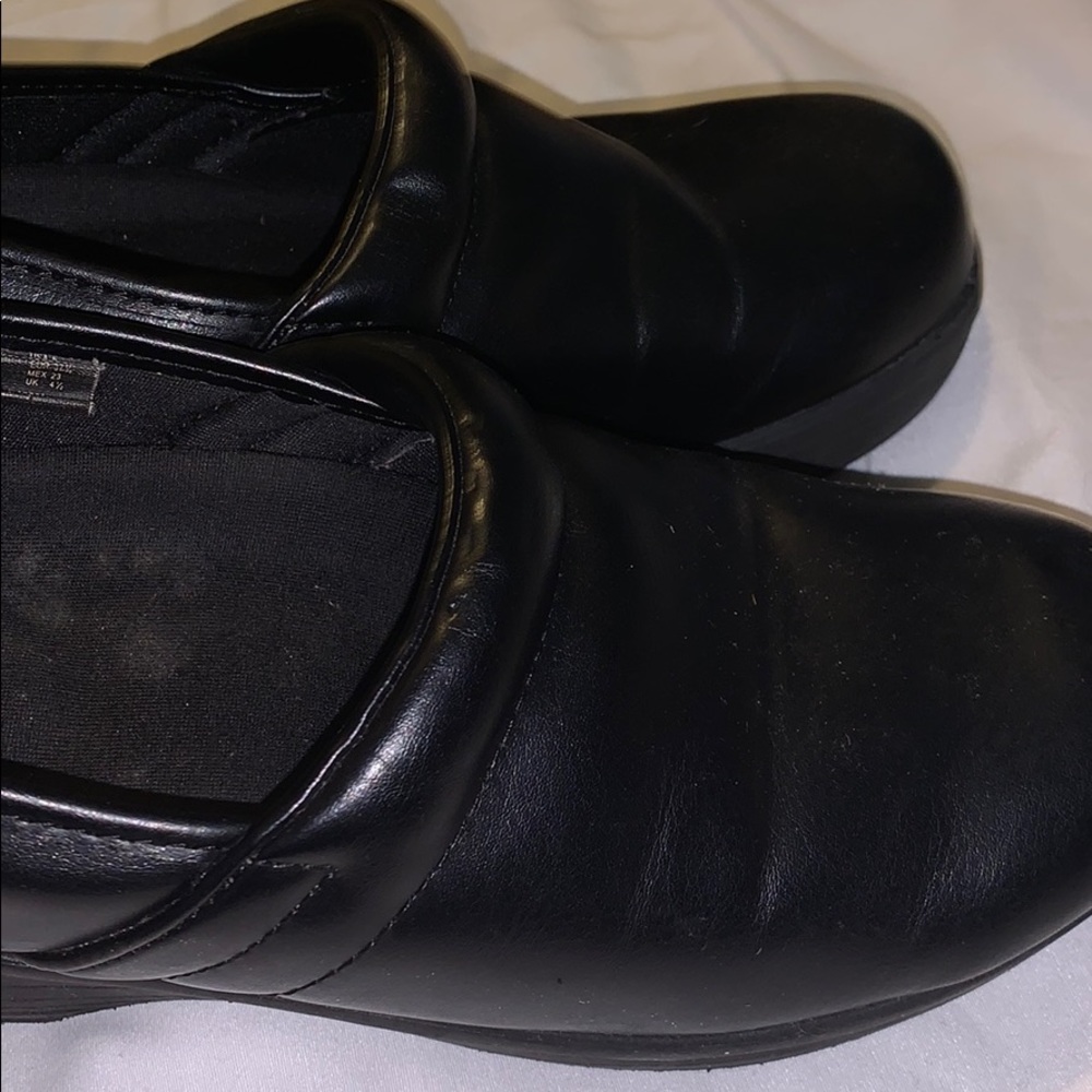 Nursing clogs - Picture 2 of 3
